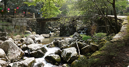 Banyagyo Bridge and Daeheungsa Valley