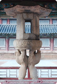 Twin-lion Stone Lantern at Beopjusa Temple