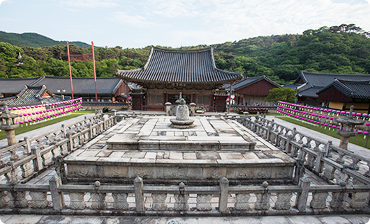 Diamond Stairway of Tongdosa Temple