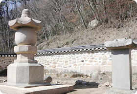 World-Honored One Sarira Stupa at Beopjusa Temple